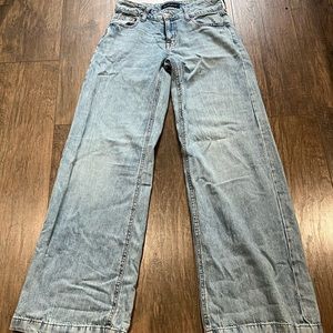 Low rise wide leg light washed jeans